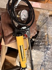 Enerpac P39 Hydraulic Hand Pump + Hose & Pressure Gauge – Complete Hydraulic Kit