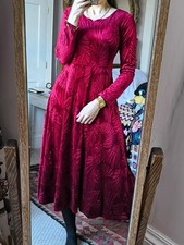 Elegant Vintage Style Red