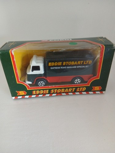 Corgi leyland terrier - leyland, eddie