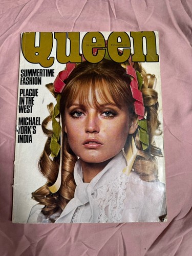 Queen april 1968 fashion - queen,