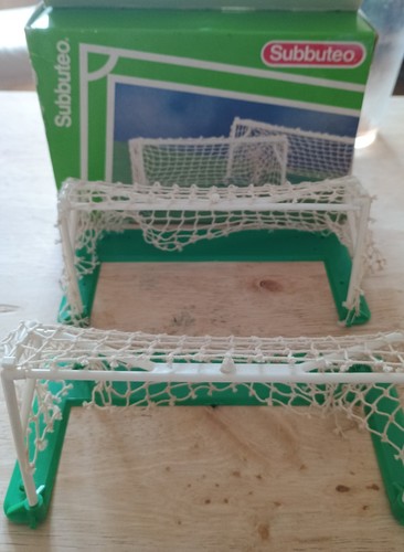 Boxed subbuteo set 61154 - boxed,