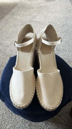 Lovely wedges size 6 - size, cream