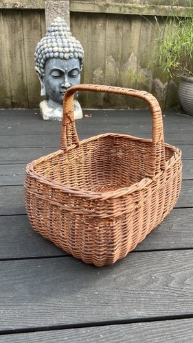 Vintage wicker shopping basket - shopping,