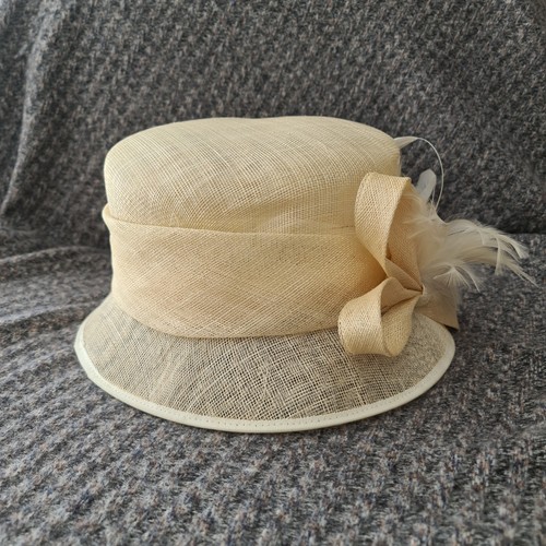 Debut women cream natural - women's,