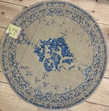Circular rug with - circular,