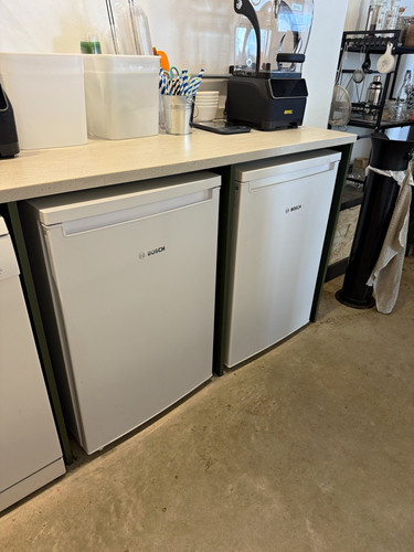 Bosch fridge freezer 2 - 2, and