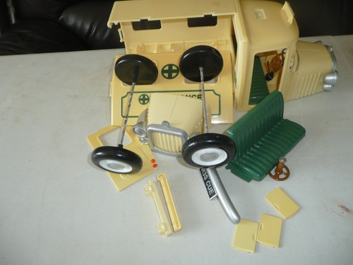 Sylvanian families ambulance - sylvanian,