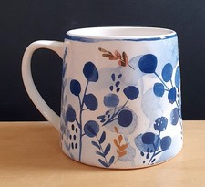 PORTOBELLO BY INSPIRE IRENA LARGE FLORAL STONEWARE MUG WITH GOLD DETAIL