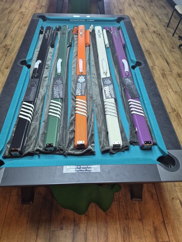 Vibrant cue case