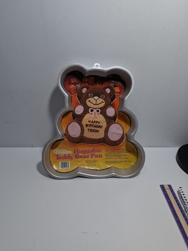 Wilton cake pan huggable teddy - cake,