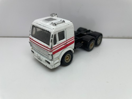 Maisto mercedes benz tractor - benz,