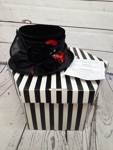 Whiteley hat wedding - whiteley, race