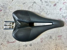Merida Expert SL gravel bike saddle with integrated Multi-Tool