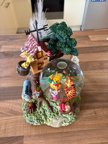Disney snow globe - rare, winnie