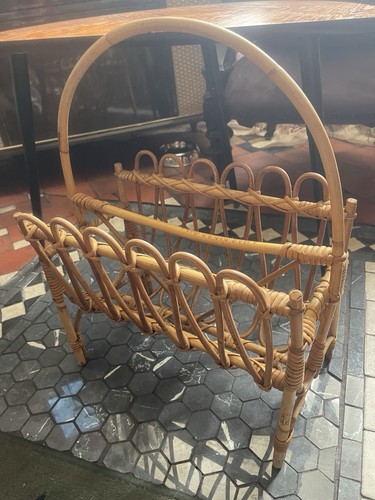 Bamboo magazine newspaper rack - bamboo,