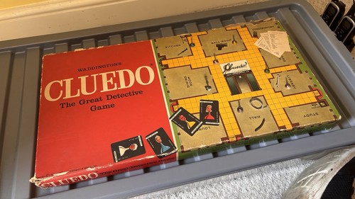 Waddingtons cluedo board game - waddingtons,