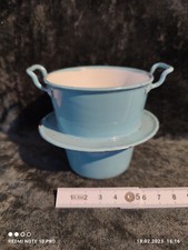 old enamel pot to insert in