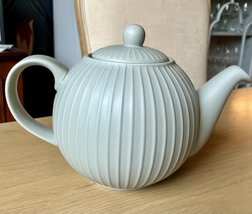 London pottery globe grey - london,