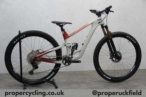 2023 medium giant - medium,