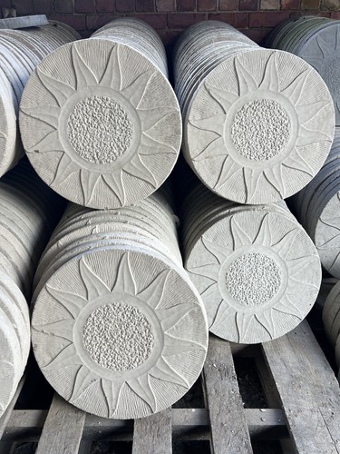 Concrete sunflower garden - 🌻,