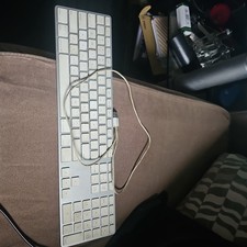 cheap Apple Wired Keyboard A1243 .WIRKS PERFECTLY. see pics/dscrptn 