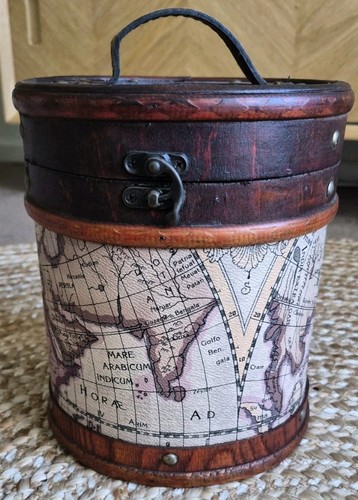 Vintage style world map - vintage,