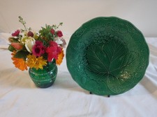GREEN MAJOLICA VICTORIAN PLATE VINE LEAF PATTERN 21-22cm