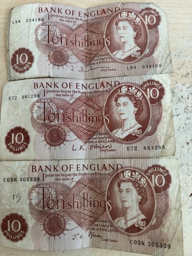 Three ten shilling notes - ten,