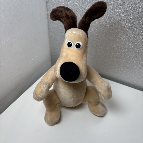 Wallace gromit sitting dog - gromit,