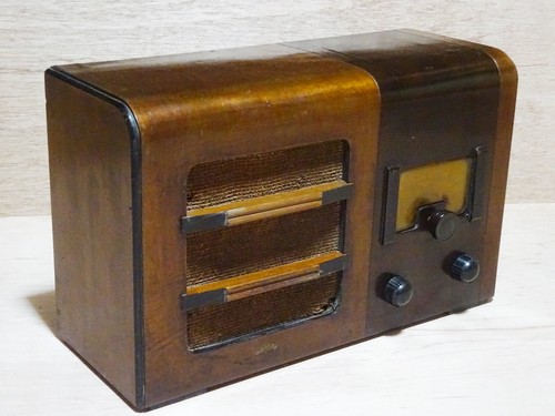 Vintage tube radio - vintage,