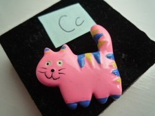 VINTAGE PINK CAT   BADGE