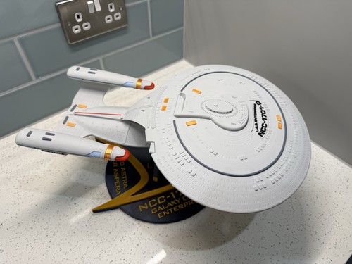 Star trek model enterprise d - model,