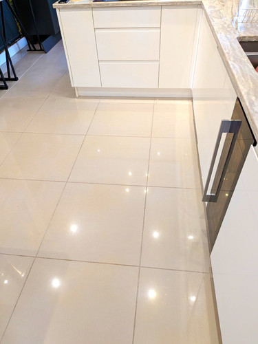 White high gloss pull - j,