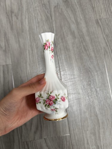 Aynsley fine bone china vase - fine,