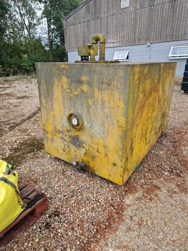 Fuel tank 2800 litres - tank,