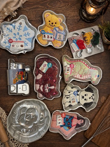 Lot wilton cake pans - lot,