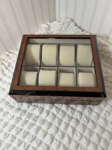 Watch display case - 8, slots