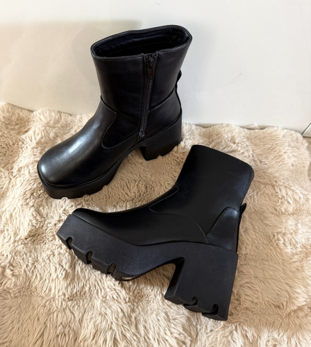 Women black chunky - women’s,