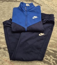 Boys Preowned Size Medium Nike