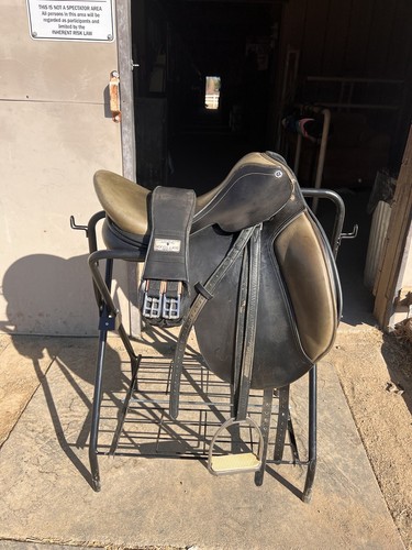 Inch cliff barnsby dressage - cliff,