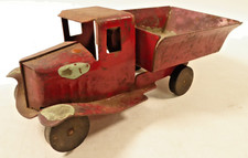 Vintage Triang Tin Plate Tipper Truck in Red.