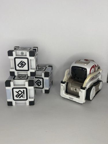 Anki cozmo robot - robot, charging