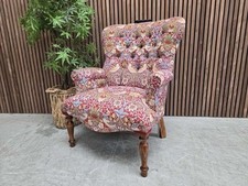 Traditional Medium Buttoned Accent Armchair In William Morris Strawberry Thief