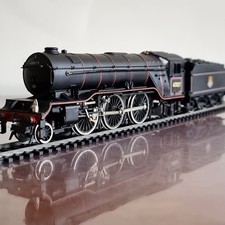Bachmann 31-553A BR V2 2-6-2 Loco 60807 Black Early Emblem OO Gauge Unboxed