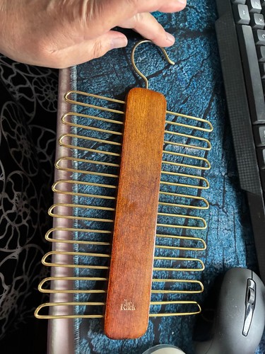 Wooden tie hanger - ,