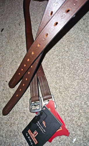 Bnwt treadstone brown - bnwt,