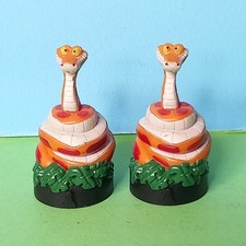 DISNEY HEROES AND VILLAINS