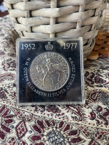 Queen elizabeth 1977 silver - ii,