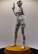 Lara Croft Tomb Raider Statue