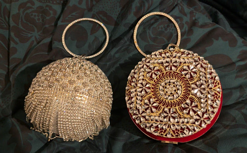 Round beaded metal clutch - round,